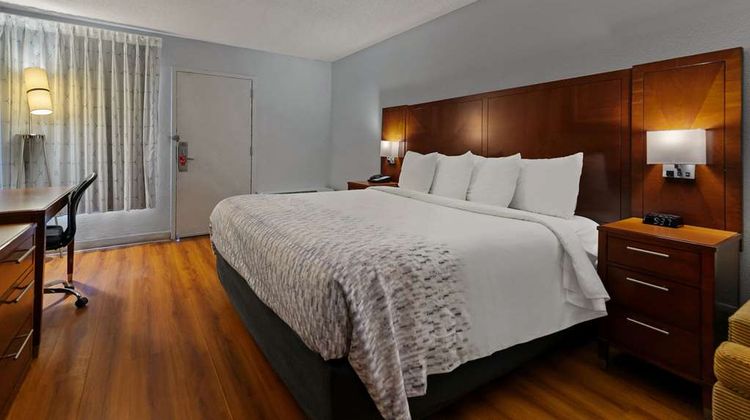 Econo Lodge Rockford East Room