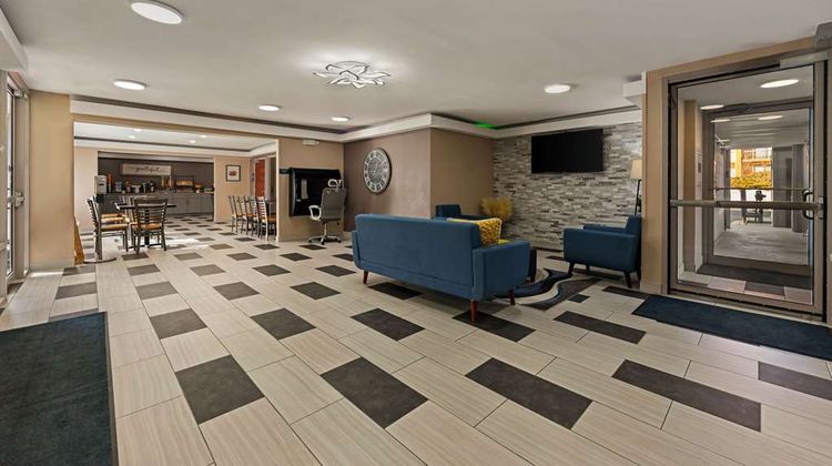Econo Lodge Rockford East Lobby