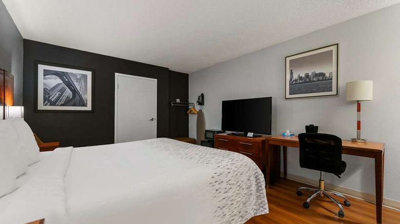 <b>Econo Lodge Rockford East Room</b>. Images powered by <a href="https://iceportal.shijigroup.com/" title="IcePortal" target="_blank">IcePortal</a>.