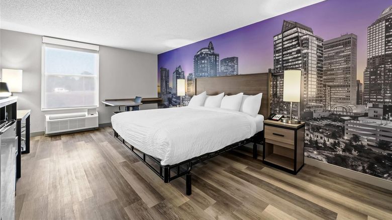 <b>Clarion Pointe Suite</b>. Images powered by <a href="https://iceportal.shijigroup.com/" title="IcePortal" target="_blank">IcePortal</a>.