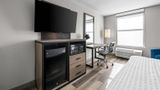 <b>Clarion Pointe Room</b>. Images powered by <a href="https://iceportal.shijigroup.com/" title="IcePortal" target="_blank">IcePortal</a>.