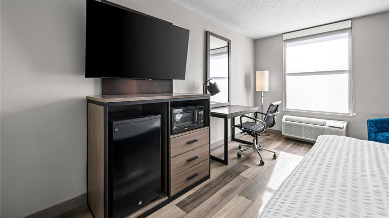 <b>Clarion Pointe Room</b>. Images powered by <a href="https://iceportal.shijigroup.com/" title="IcePortal" target="_blank">IcePortal</a>.