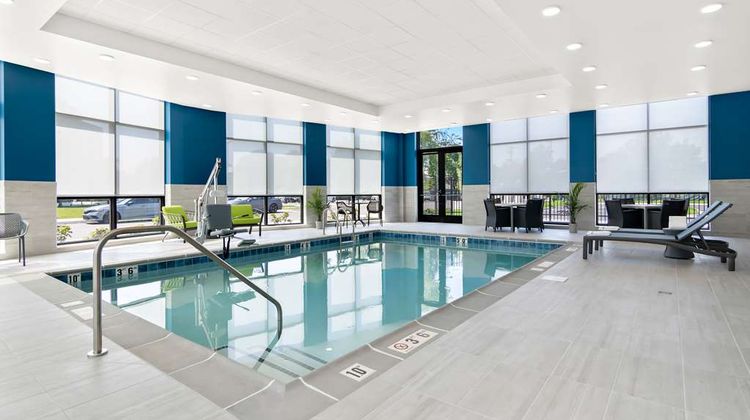 Hampton Inn & Stes Medical District UIC Pool