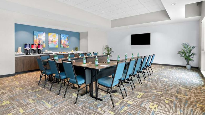 <b>Hampton Inn & Stes Medical District UIC Meeting</b>. Images powered by <a href="https://iceportal.shijigroup.com/" title="IcePortal" target="_blank">IcePortal</a>.