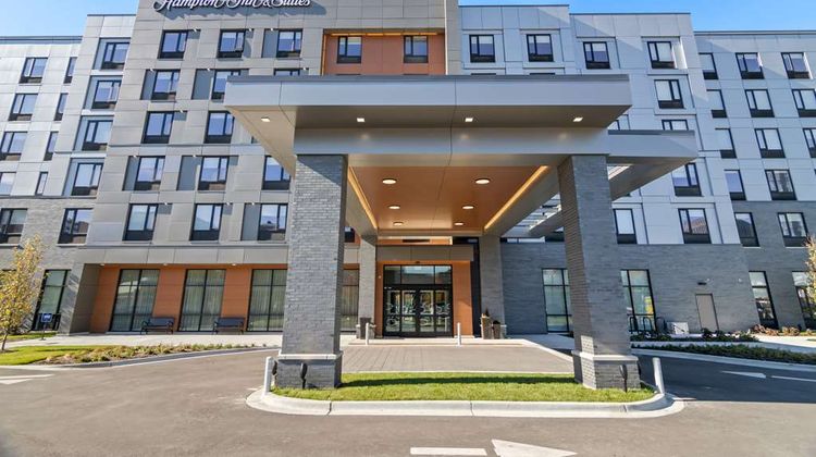 Hampton Inn & Stes Medical District UIC Exterior