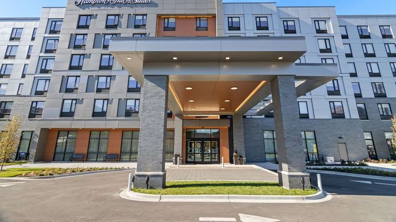 <b>Hampton Inn & Stes Medical District UIC Exterior</b>. Images powered by <a href="https://iceportal.shijigroup.com/" title="IcePortal" target="_blank">IcePortal</a>.
