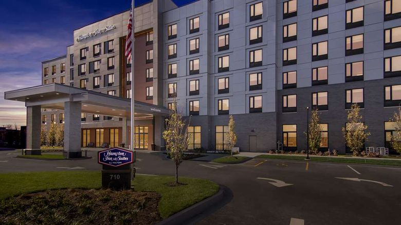 <b>Hampton Inn & Stes Medical District UIC Exterior</b>. Images powered by <a href="https://iceportal.shijigroup.com/" title="IcePortal" target="_blank">IcePortal</a>.