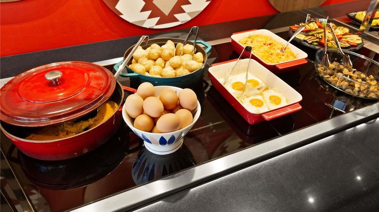 <b>Mercure Tiran Restaurant</b>. Images powered by <a href="https://iceportal.shijigroup.com/" title="IcePortal" target="_blank">IcePortal</a>.