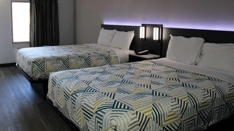Clarion Pointe Decatur River City Room