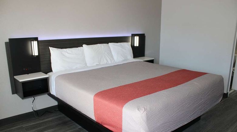 <b>Clarion Pointe Decatur River City Room</b>. Images powered by <a href="https://iceportal.shijigroup.com/" title="IcePortal" target="_blank">IcePortal</a>.