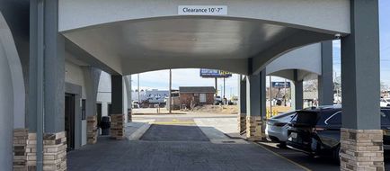 Clarion Pointe Decatur River City Exterior