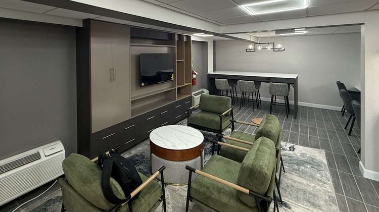 Clarion Pointe Decatur River City Lobby
