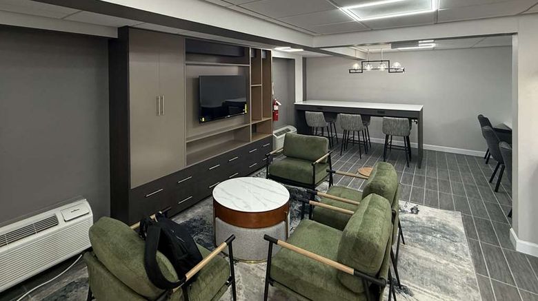 <b>Clarion Pointe Decatur River City Lobby</b>. Images powered by <a href="https://iceportal.shijigroup.com/" title="IcePortal" target="_blank">IcePortal</a>.