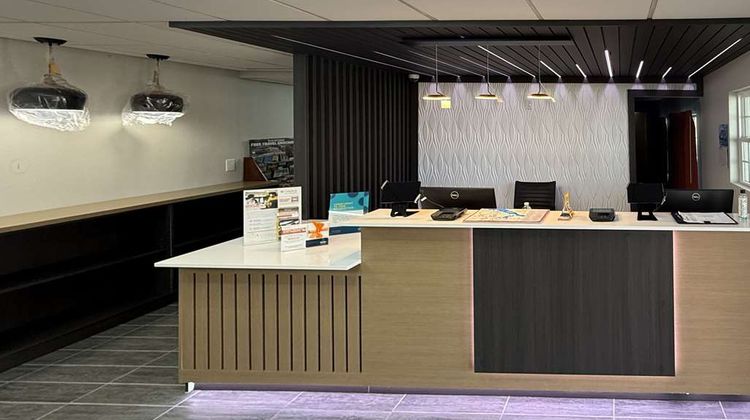 Clarion Pointe Decatur River City Lobby