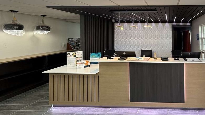 <b>Clarion Pointe Decatur River City Lobby</b>. Images powered by <a href="https://iceportal.shijigroup.com/" title="IcePortal" target="_blank">IcePortal</a>.