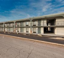 Clarion Pointe Decatur River City Exterior