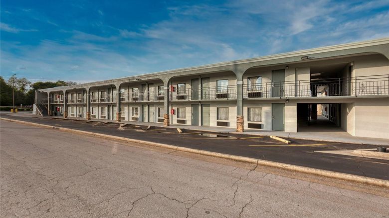 <b>Clarion Pointe Decatur River City Exterior</b>. Images powered by <a href="https://iceportal.shijigroup.com/" title="IcePortal" target="_blank">IcePortal</a>.