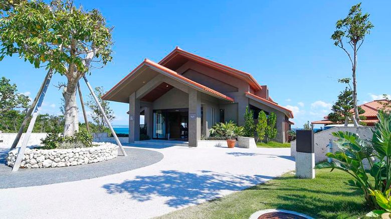 <b>The Hiramatsu Hotel & Resort Ginoza Lobby</b>. Images powered by <a href="https://iceportal.shijigroup.com/" title="IcePortal" target="_blank">IcePortal</a>.