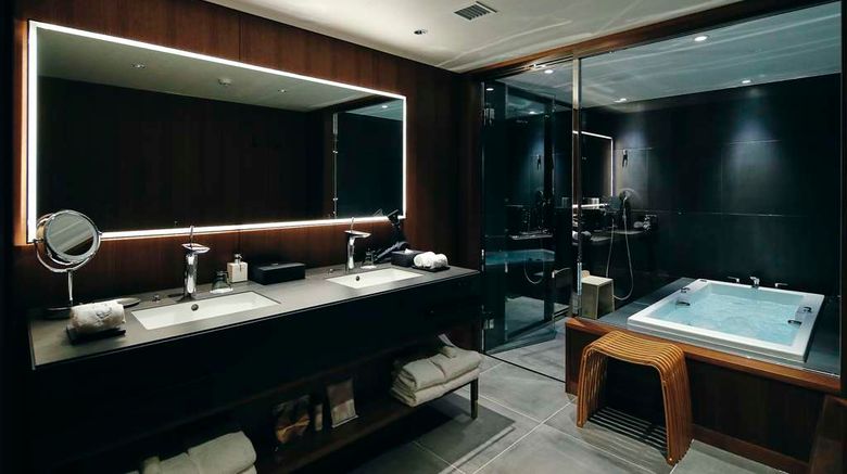 <b>The Hiramatsu Kyoto Suite</b>. Images powered by <a href="https://iceportal.shijigroup.com/" title="IcePortal" target="_blank">IcePortal</a>.