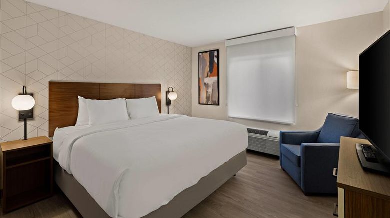 <b>Everhome Suites Atlanta Newnan Room</b>. Images powered by <a href="https://iceportal.shijigroup.com/" title="IcePortal" target="_blank">IcePortal</a>.