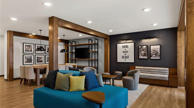 <b>Everhome Suites Atlanta Newnan Lobby</b>. Images powered by <a href="https://iceportal.shijigroup.com/" title="IcePortal" target="_blank">IcePortal</a>.