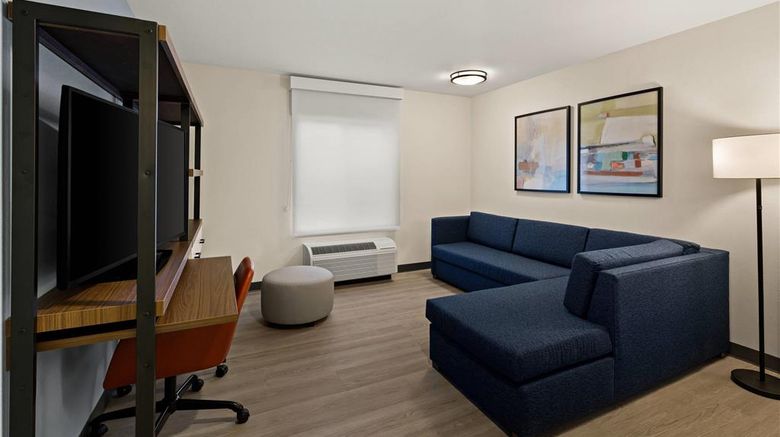 <b>Everhome Suites Atlanta Newnan Room</b>. Images powered by <a href="https://iceportal.shijigroup.com/" title="IcePortal" target="_blank">IcePortal</a>.