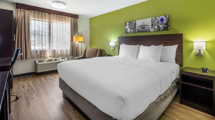 Sleep Inn & Suites Salina I-135 Room
