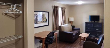 Suburban Studios Columbus East Room