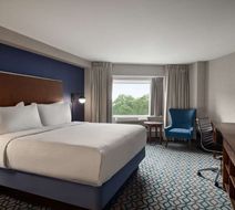 Wyndham Grand Fallsview Hotel Room