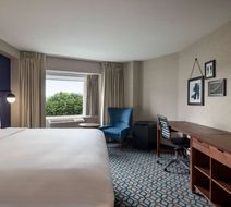 Wyndham Grand Fallsview Hotel Room