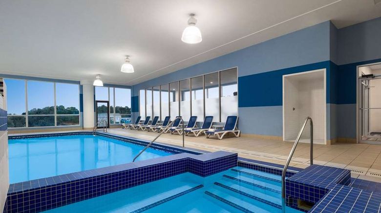 <b>Wyndham Grand Fallsview Hotel Pool</b>. Images powered by <a href="https://iceportal.shijigroup.com/" title="IcePortal" target="_blank">IcePortal</a>.