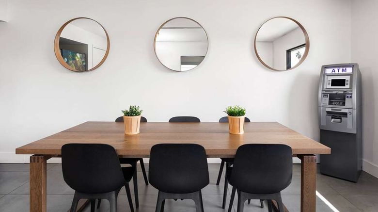 <b>Developer Inn Express Fundamental Lobby</b>. Images powered by <a href="https://iceportal.shijigroup.com/" title="IcePortal" target="_blank">IcePortal</a>.
