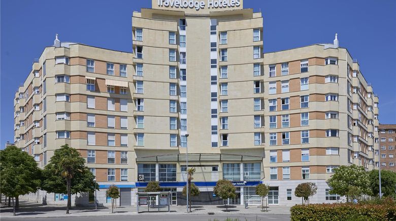 Travelodge Madrid Coslada Airport Exterior. Images powered by <a href="https://iceportal.shijigroup.com" target="_blank" rel="noopener">Ice Portal</a>.