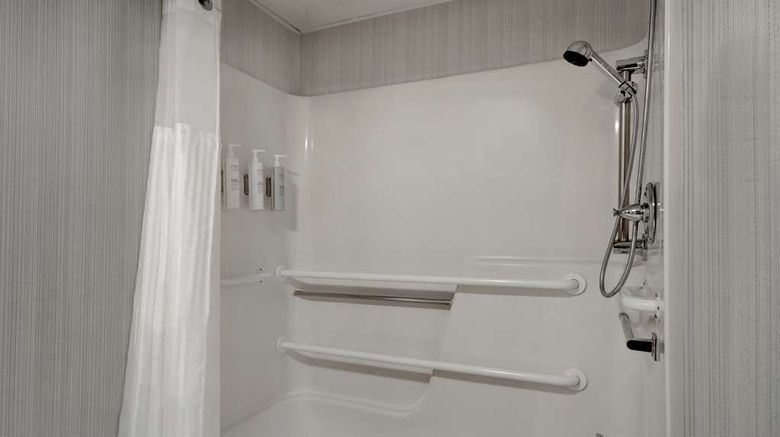 <b>Spark by Hilton Rochester Univ Area Room</b>. Images powered by <a href="https://iceportal.shijigroup.com/" title="IcePortal" target="_blank">IcePortal</a>.