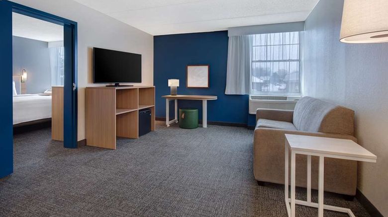 <b>Spark by Hilton Rochester Univ Area Room</b>. Images powered by <a href="https://iceportal.shijigroup.com/" title="IcePortal" target="_blank">IcePortal</a>.