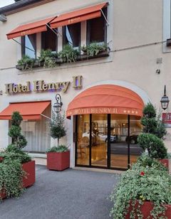 Henry II Hotel