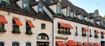 Henry II Hotel Exterior