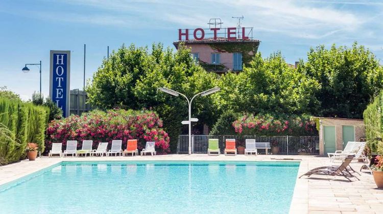 Les Vignes Blanches Pool