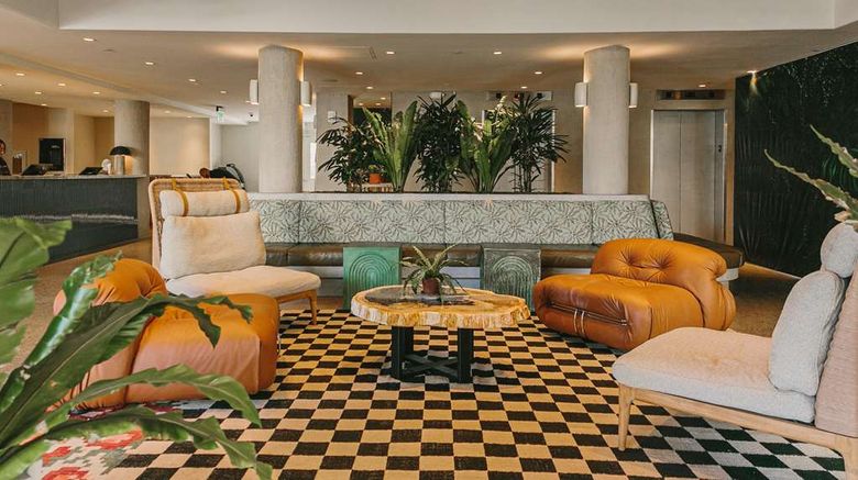 <b>Wayfinder Waikiki Lobby</b>. Images powered by <a href="https://iceportal.shijigroup.com/" title="IcePortal" target="_blank">IcePortal</a>.