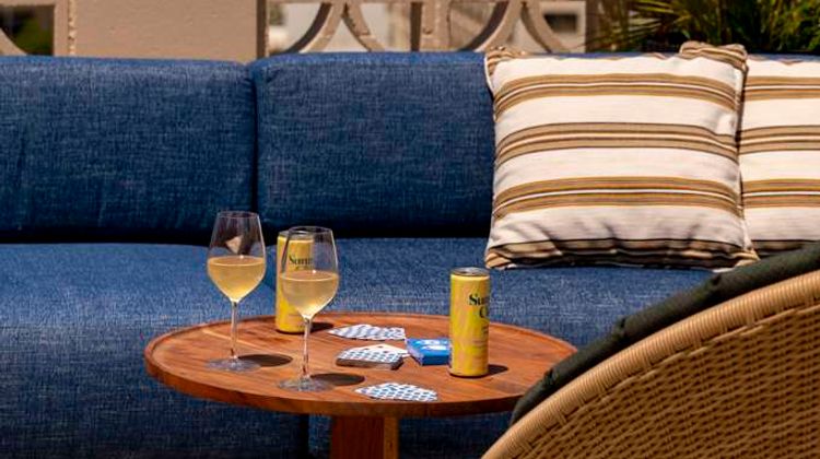 Wayfinder Waikiki Suite