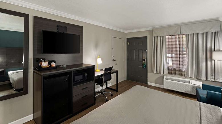 <b>Quality Inn Ocean Springs Room</b>. Images powered by <a href="https://iceportal.shijigroup.com/" title="IcePortal" target="_blank">IcePortal</a>.