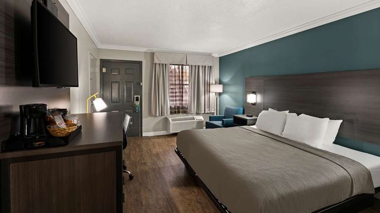 <b>Quality Inn Ocean Springs Room</b>. Images powered by <a href="https://iceportal.shijigroup.com/" title="IcePortal" target="_blank">IcePortal</a>.