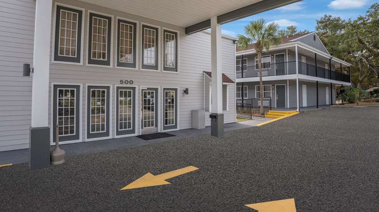 <b>Quality Inn Ocean Springs Exterior</b>. Images powered by <a href="https://iceportal.shijigroup.com/" title="IcePortal" target="_blank">IcePortal</a>.