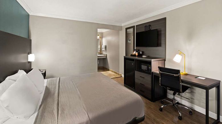 <b>Quality Inn Ocean Springs Room</b>. Images powered by <a href="https://iceportal.shijigroup.com/" title="IcePortal" target="_blank">IcePortal</a>.