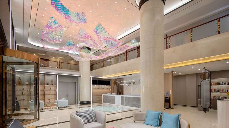 <b>Days Inn by Wyndham Kunming Airport Lobby</b>. Images powered by <a href="https://iceportal.shijigroup.com/" title="IcePortal" target="_blank">IcePortal</a>.