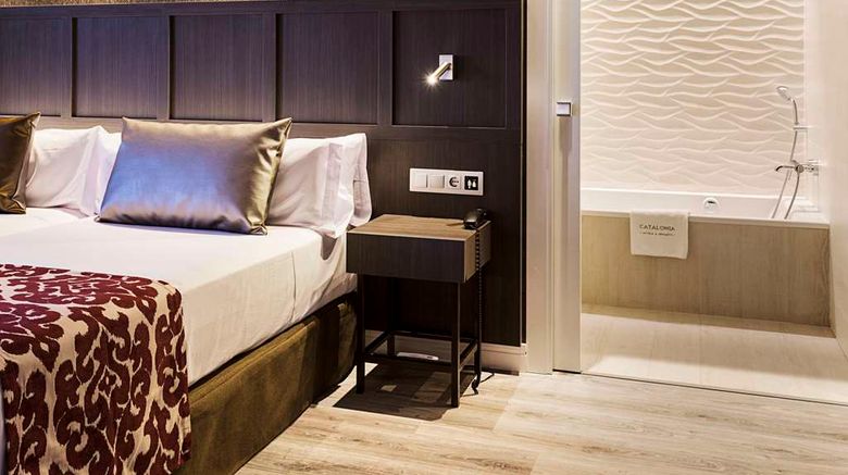 <b>Hotel Catalonia Ronda Room</b>. Images powered by <a href="https://iceportal.shijigroup.com/" title="IcePortal" target="_blank">IcePortal</a>.