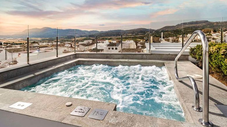 <b>Hotel Catalonia Ronda Pool</b>. Images powered by <a href="https://iceportal.shijigroup.com/" title="IcePortal" target="_blank">IcePortal</a>.