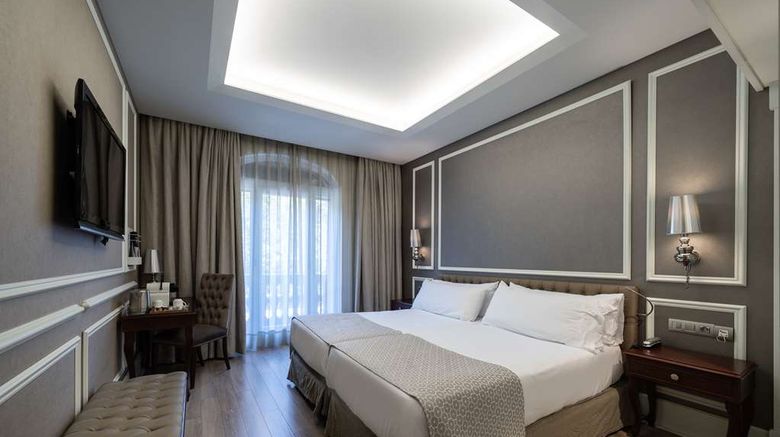<b>Catalonia Passeig De Gracia Room</b>. Images powered by <a href="https://iceportal.shijigroup.com/" title="IcePortal" target="_blank">IcePortal</a>.