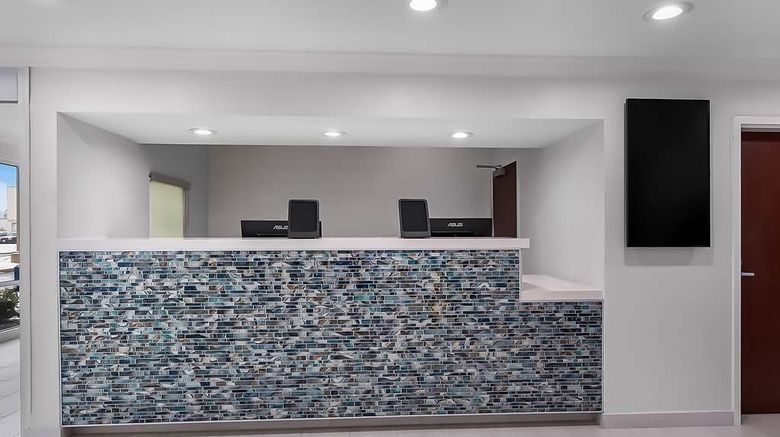 <b>Best Western Plus Fenton Lobby</b>. Images powered by <a href="https://iceportal.shijigroup.com/" title="IcePortal" target="_blank">IcePortal</a>.