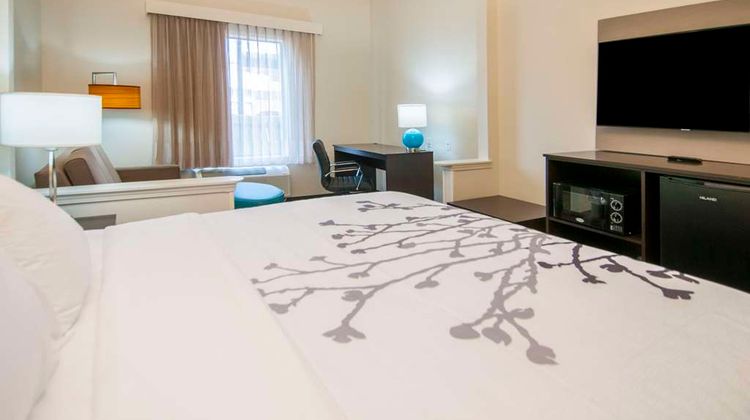 Sleep Inn and Suites Tuscaloosa East Room